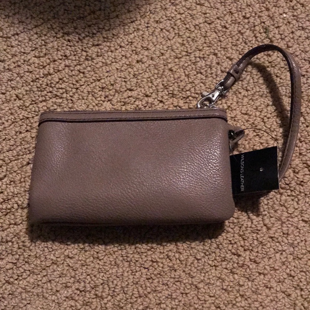 Wilson’s Leather wristlet